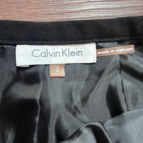Calvin Klein pencil skirt - Picture 3 of 3